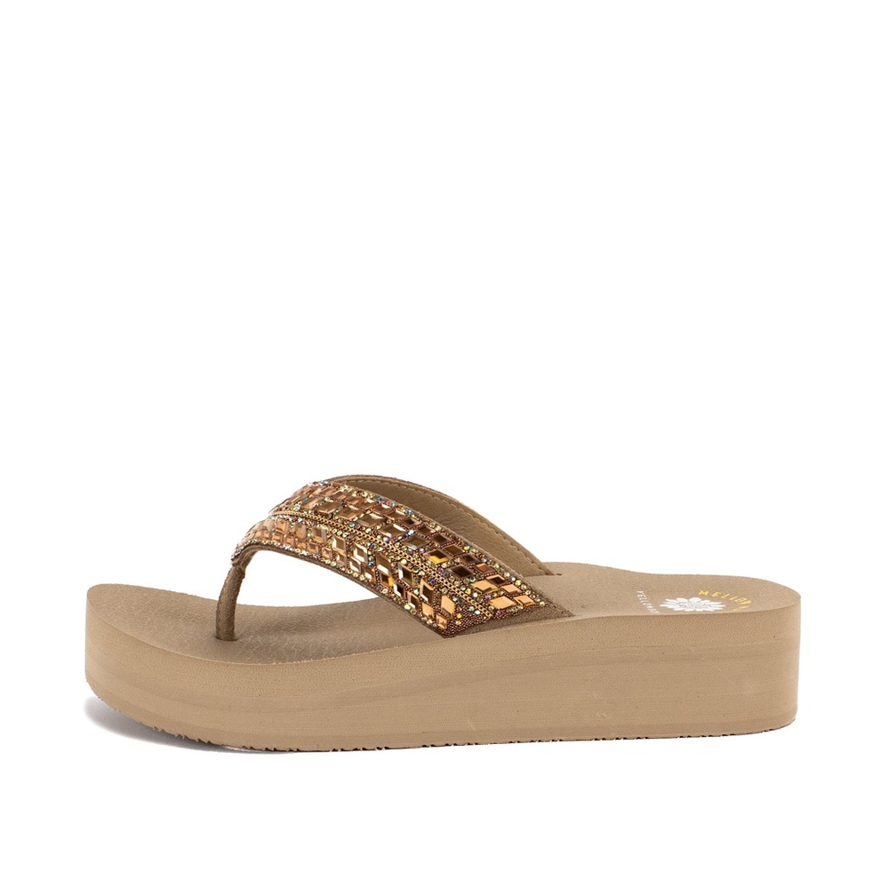 YELLOW BOX FLIP FLOPS BRANDY COLOR TAUPE NEW IN BOX MEDIUM WIDTH